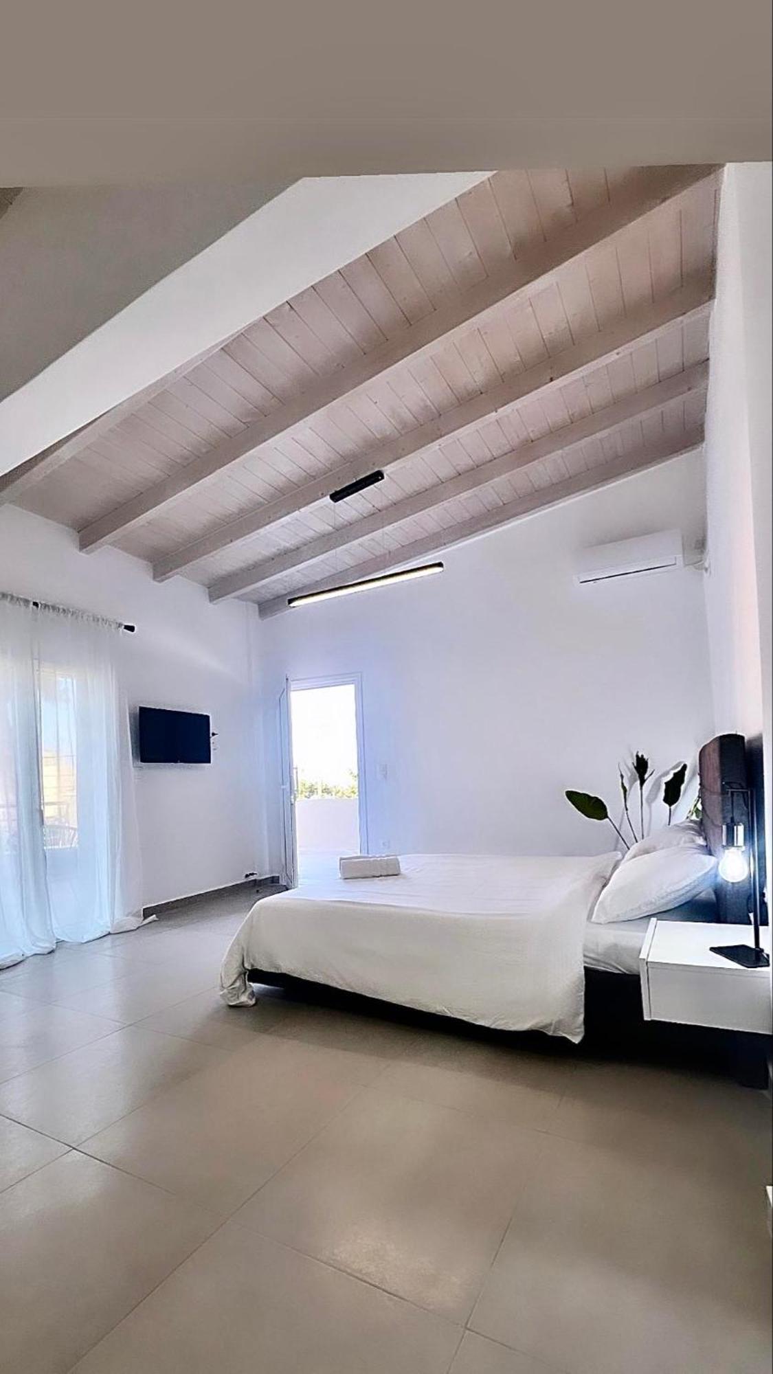 Abuelo Apartment II Артемида Екстериор снимка